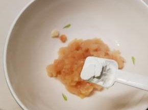 鸡肉中放入干淀粉