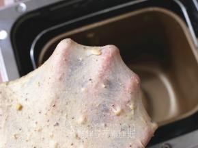 能够拉出薄膜就可以，不需要到手套膜。