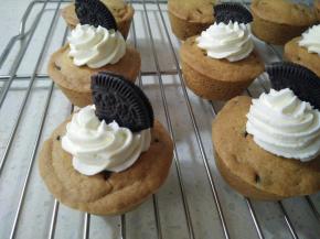 摆上奥利奥饼干即可。