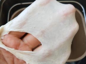 4、揉出薄膜即可。不用太极致的薄膜即可。
