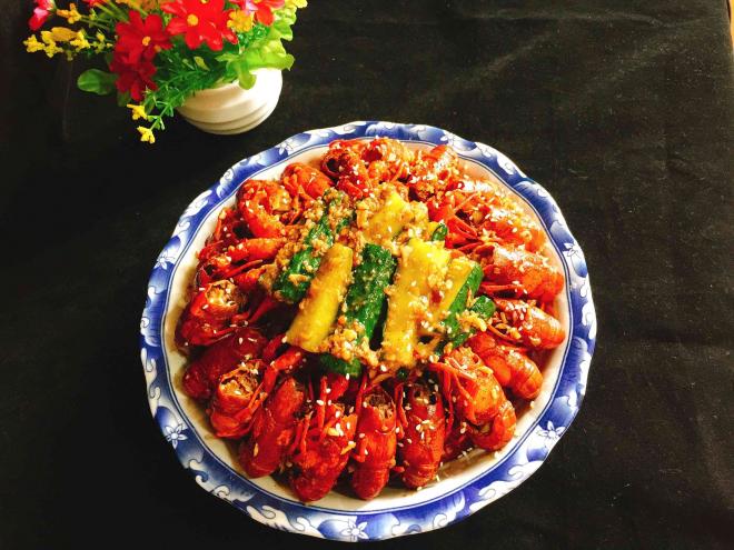 蒜蓉十三香小龙虾