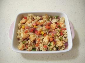 装入耐高温陶瓷容器。