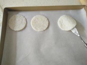 摆入烤盘。