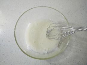 搅拌均匀，不用打发。