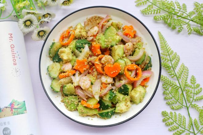 牛油果藜麦虾仁轻食沙拉