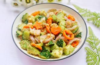 藜麦君的西藏藜麦吃上去Q弹，虾肉弹润，牛油果绵软，胡萝卜黄瓜清脆。