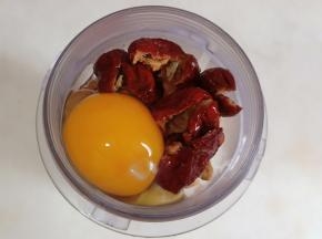 加入一个鸡蛋。