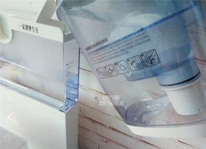 期间给蒸锅的水箱添加几次水，以防蒸干，必须纯净水这样食物更美味。