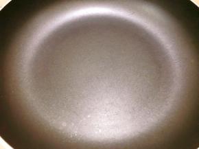 平底锅加热后转最小火