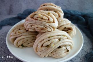 吃不完放入冰箱冷冻，下次拿出来蒸一下，一样柔软