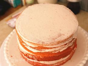 如此反复，直到4片蛋糕片都搞定。