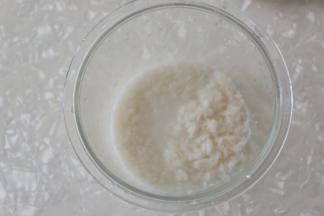 放入电饭煲内胆中。