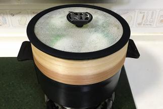 蒸好之后关火，焖5分钟后再开盖，以免出现皱皮回缩。