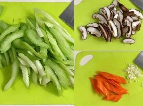 把芹菜、蘑菇和胡萝卜冲洗干净，依次用刀切好，蒜也切碎。