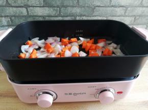 加入胡萝卜定翻炒断生