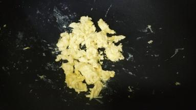 炒均匀盛出备用