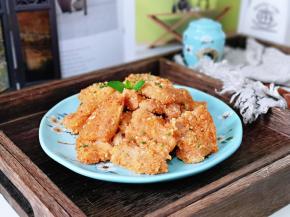 换了一块盘子。