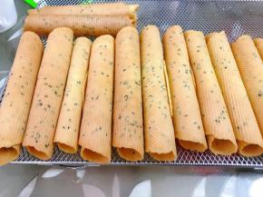 放在晾架上晾凉