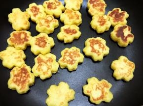 小火烙至两面金黄