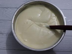 轻轻翻拌均匀