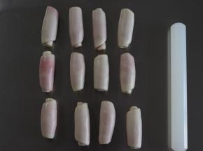 卷好卷，用保鲜膜盖起来，静置松弛 20分钟，每个步骤操作完都要用保鲜膜盖好，防止水份流失