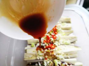 10.	浇到茄子上，