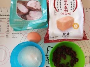 1、黄油软化，材料备齐。