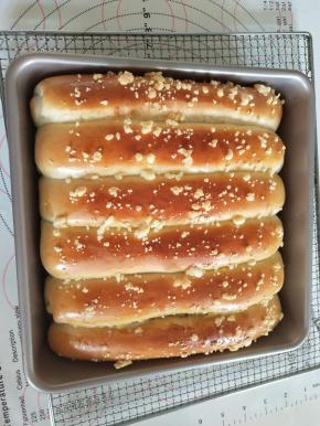 烤箱中下层160度 22分钟，上色及时盖锡纸。