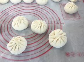包成小包子，尽量多放馅这样包的包子好吃。