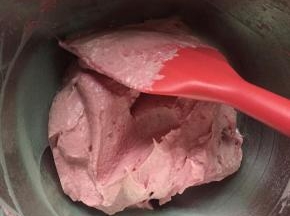 覆盆子冰淇淋也是一样的做法。