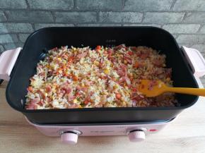 加入适量的盐调味，培根本身有咸味，盐不要放太多了