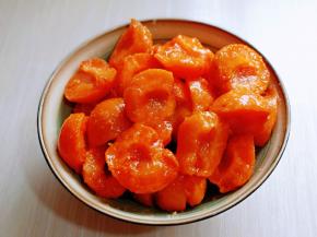 搅拌均匀，腌制1小时以上。(天热放入冰箱冷藏腌制)