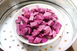 放入锅中蒸熟。