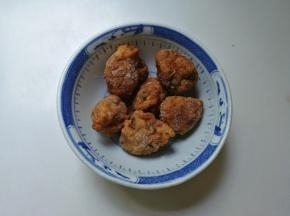 冰箱取出冷冻肉圆