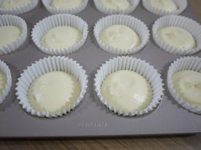 可以把面糊表面的小尖头抹平。