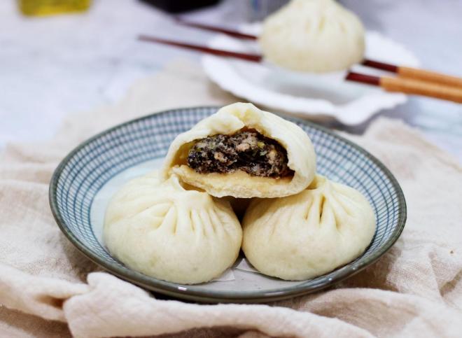 黑木耳肉末包子