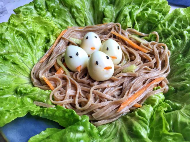 花生酱拌荞麦面（愤怒的小鸟鸟巢面）