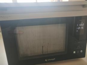 7、长帝蒸烤箱启动纯蒸模式，100度预热。