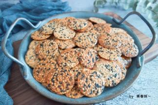 我一共烤了三盘，没有这个烤盘，可以在方盘中烤，可以挤大一点