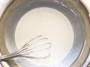搅拌至顺滑状态