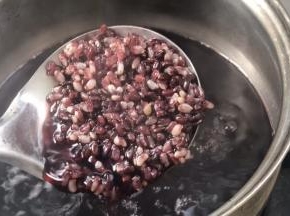 双米煮至开花状态时