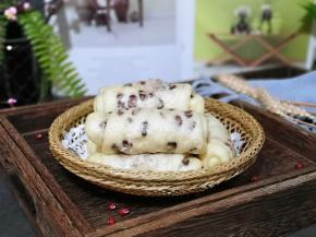 香甜松软的红豆花卷出锅啦！