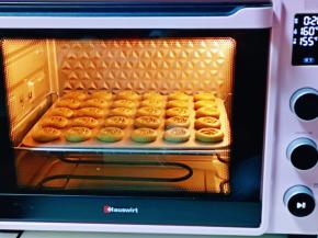 上管160度，下管155度烤22-25分钟。(具体时间及温度还要根据自家烤箱性能来定)