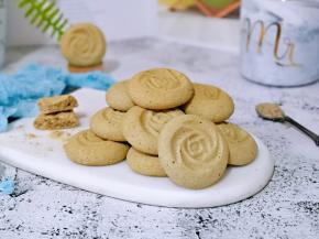 黑芝麻核桃饼干，好吃又好看。