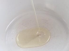 热锅倒入少许橄榄油