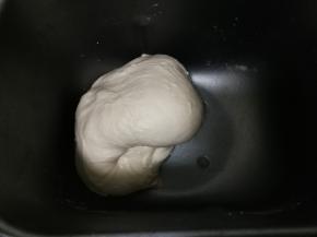 面包机启动自定义和面15分钟成柔软湿润面团