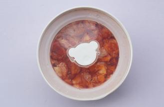 盖上盖子，放冰箱冷藏18到24小时。