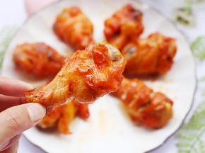 烤好后香气四溢，色香味俱全，鲜嫩多汁，超级入味。