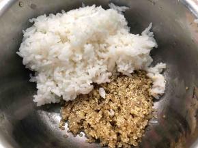 寿司米饭一份，加入熟的白藜麦。