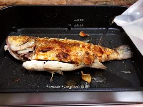 倒入一碗清水，把水煮开